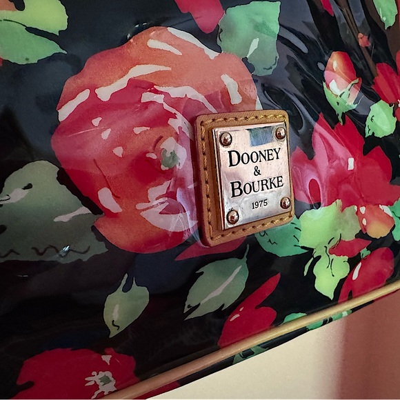 Dooney & Bourke Rose Garden Bloom Black Red PVC Shopping Tote Bag Vintage - Picture 4 of 13